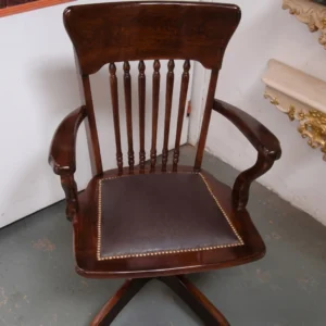 Sillon roble color nogal giratorio restaurado